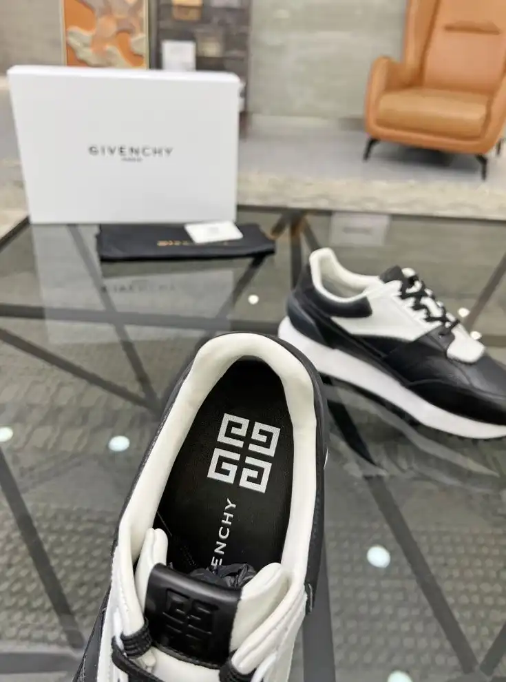 hype Givenchy Sneakers