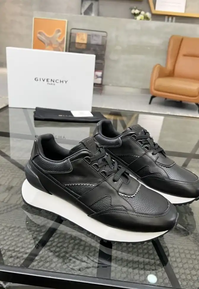 hype Givenchy Sneakers