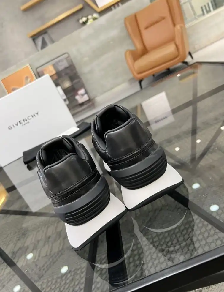 hype Givenchy Sneakers