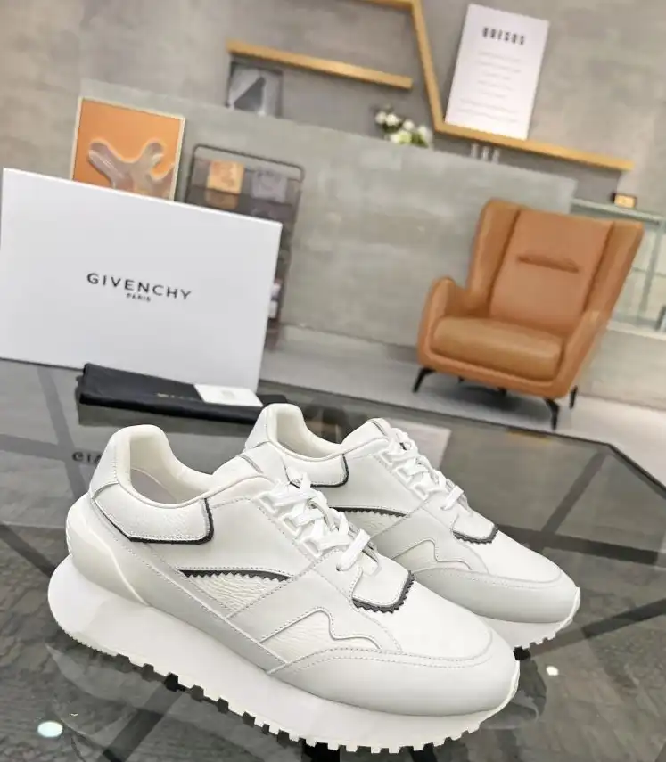 hype Givenchy Sneakers