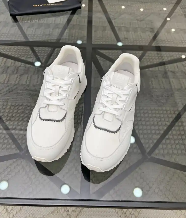 hype Givenchy Sneakers