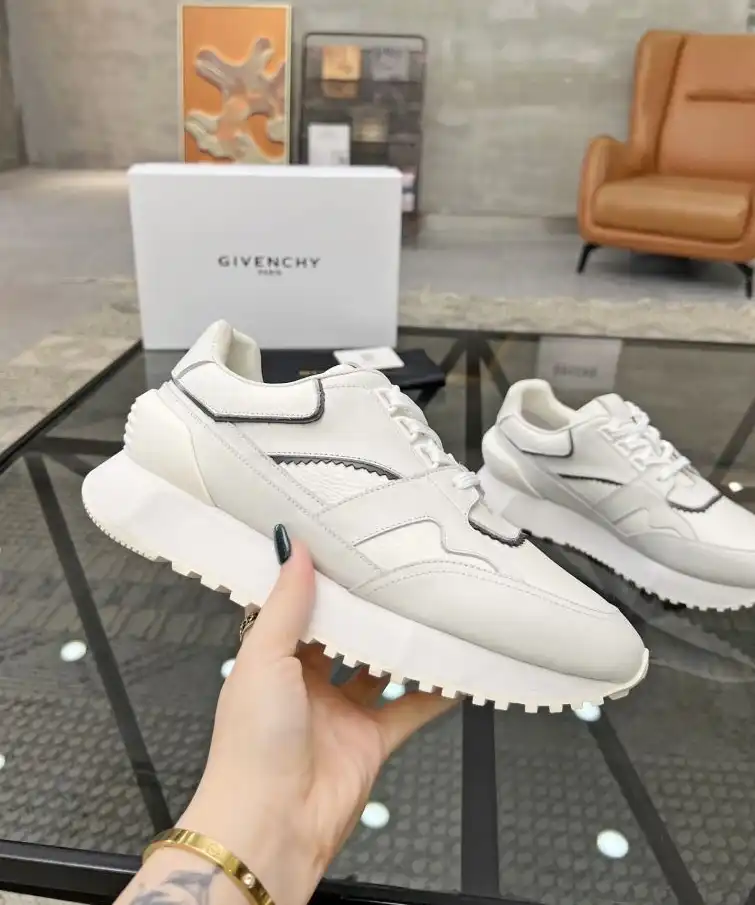 hype Givenchy Sneakers