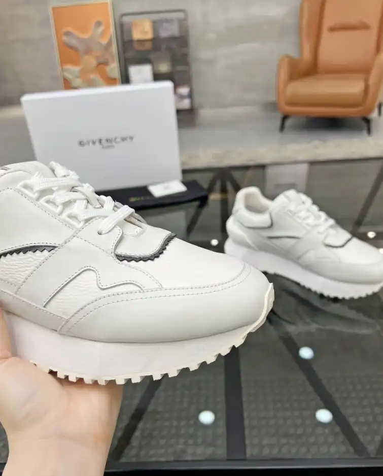 hype Givenchy Sneakers