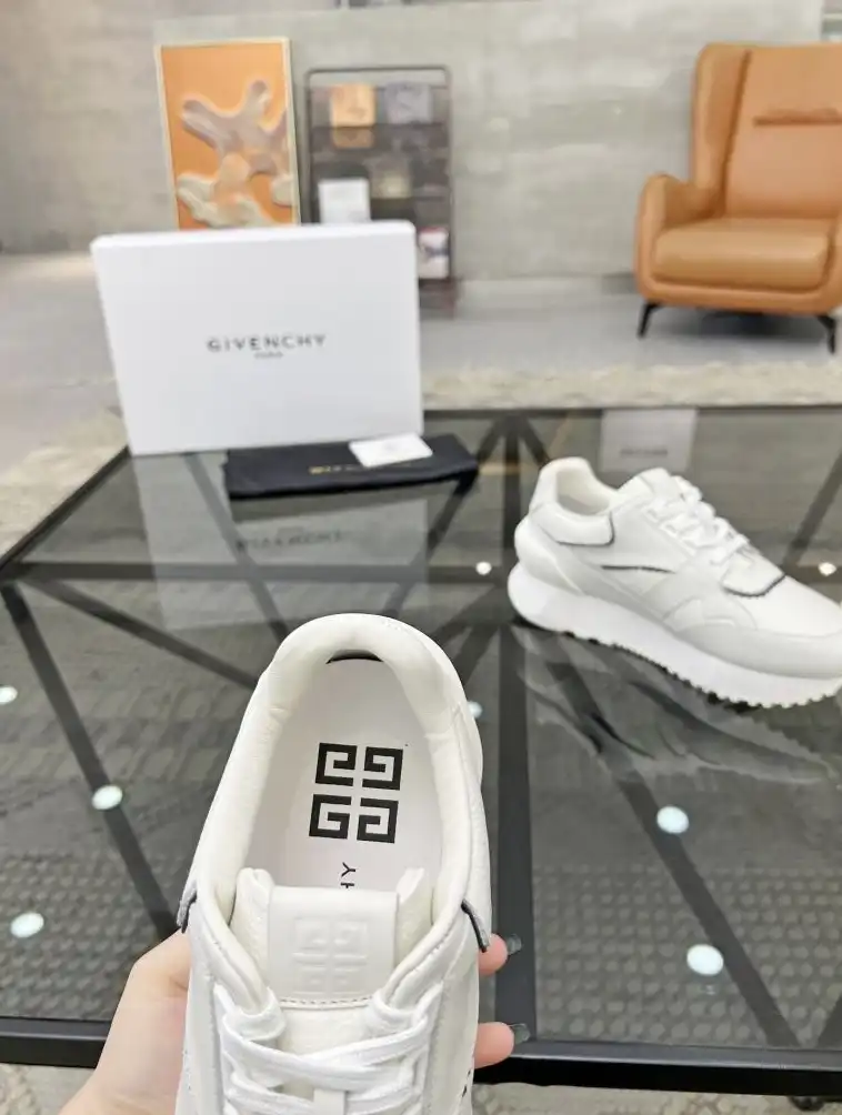 hype Givenchy Sneakers