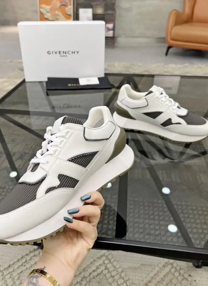 hype Givenchy Sneakers