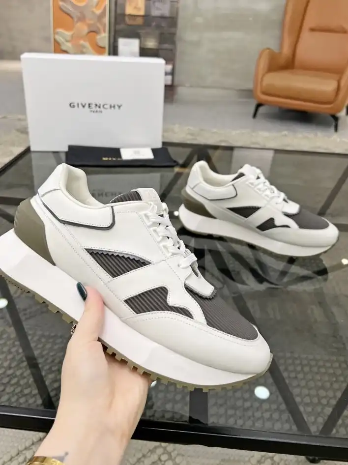 hype Givenchy Sneakers