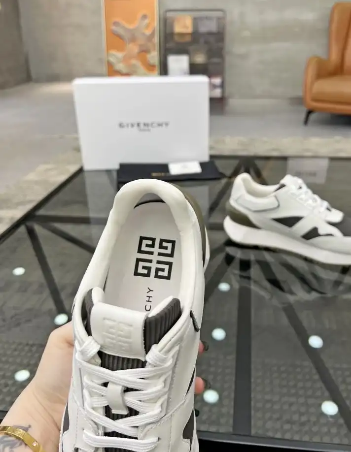 hype Givenchy Sneakers