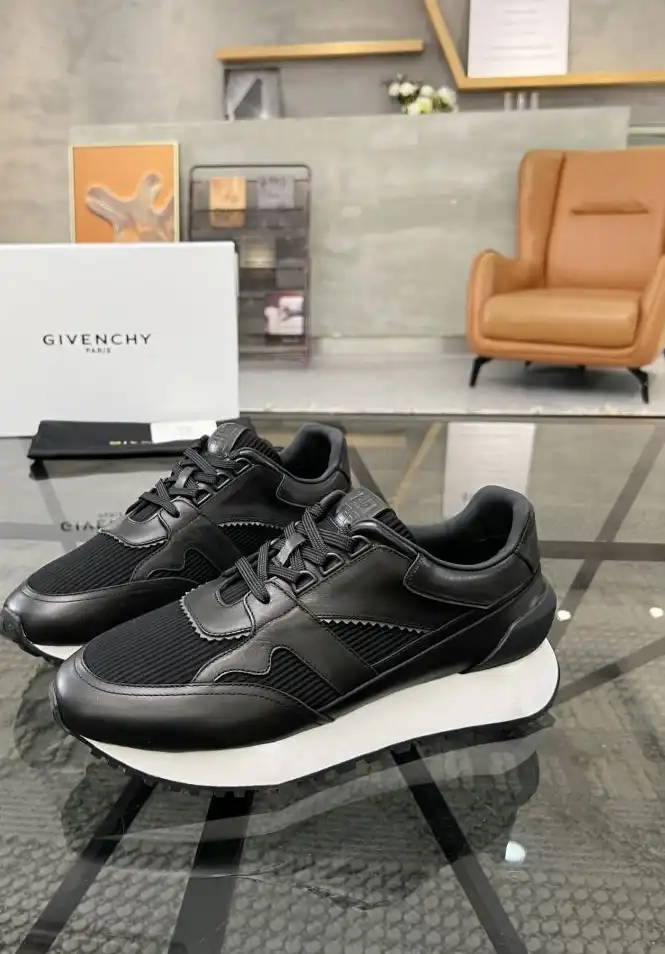 hype Givenchy Sneakers