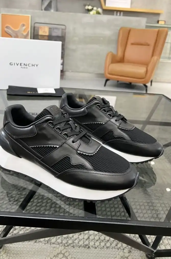 hype Givenchy Sneakers