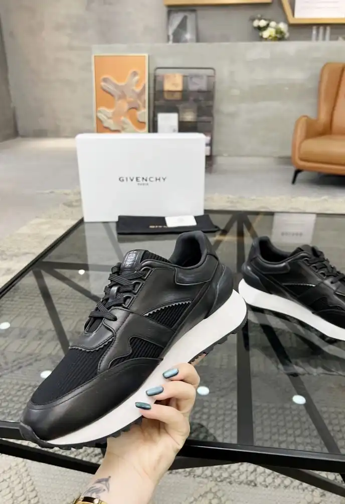 hype Givenchy Sneakers