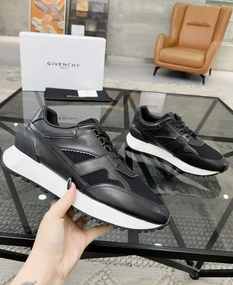 hype Givenchy Sneakers