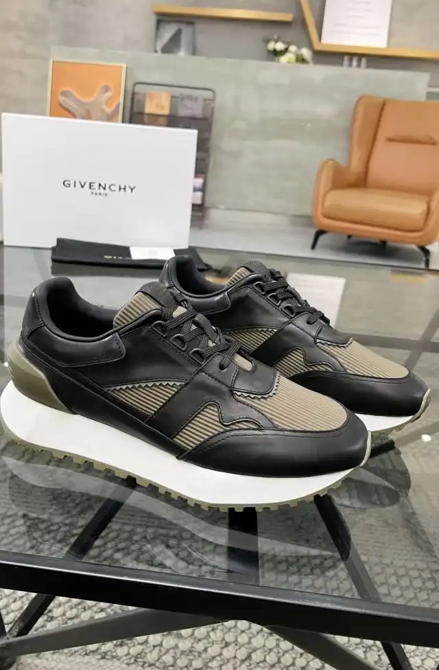 hype Givenchy Sneakers