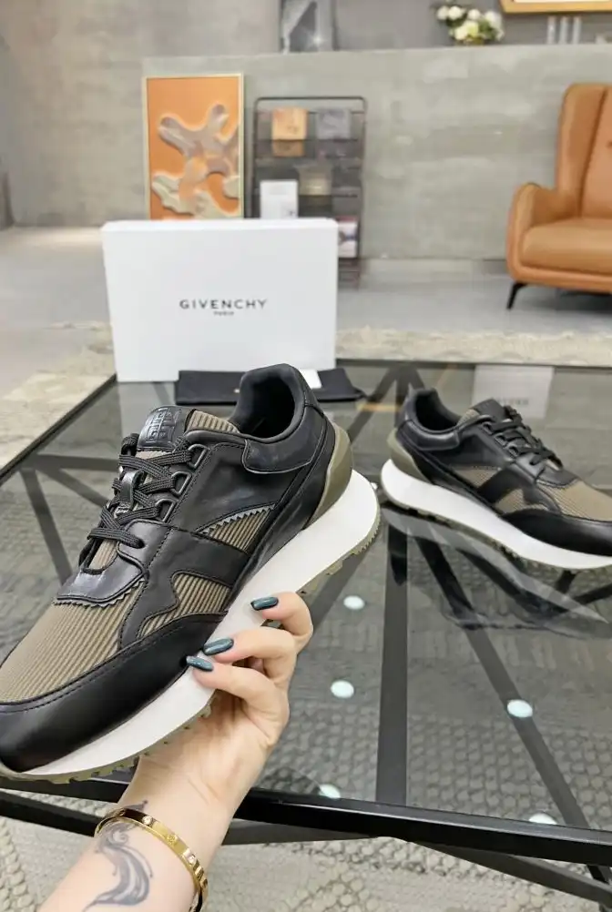 hype Givenchy Sneakers