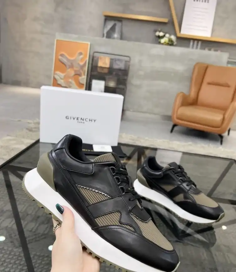 hype Givenchy Sneakers