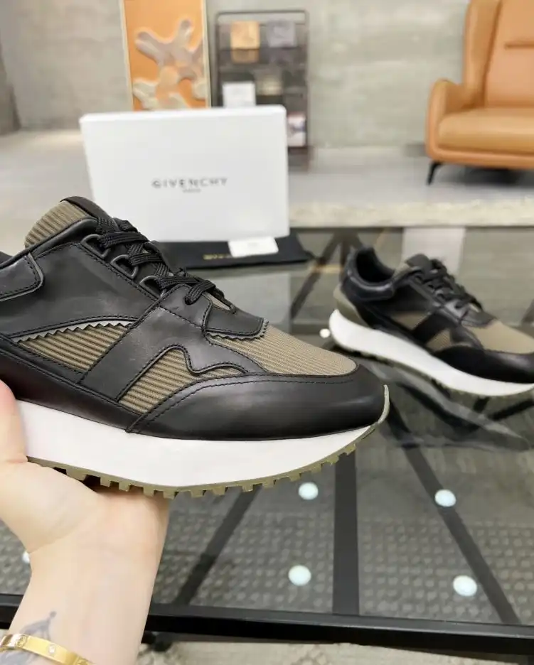 hype Givenchy Sneakers