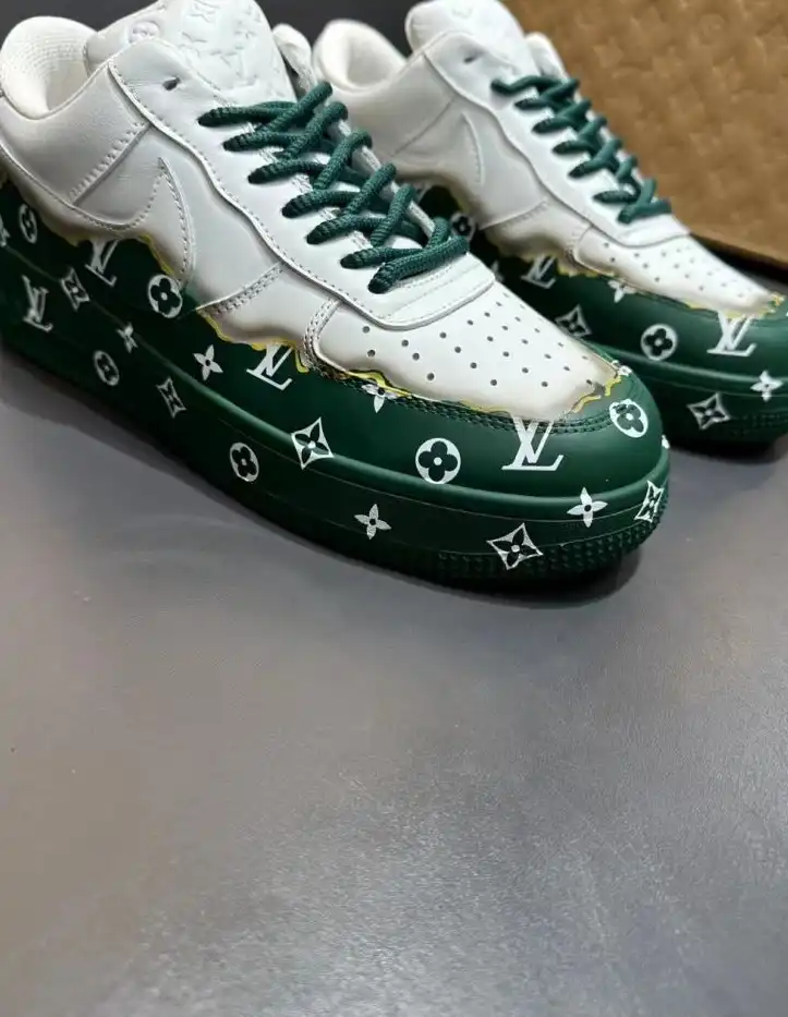 hype Louis Vuitton Sneakers