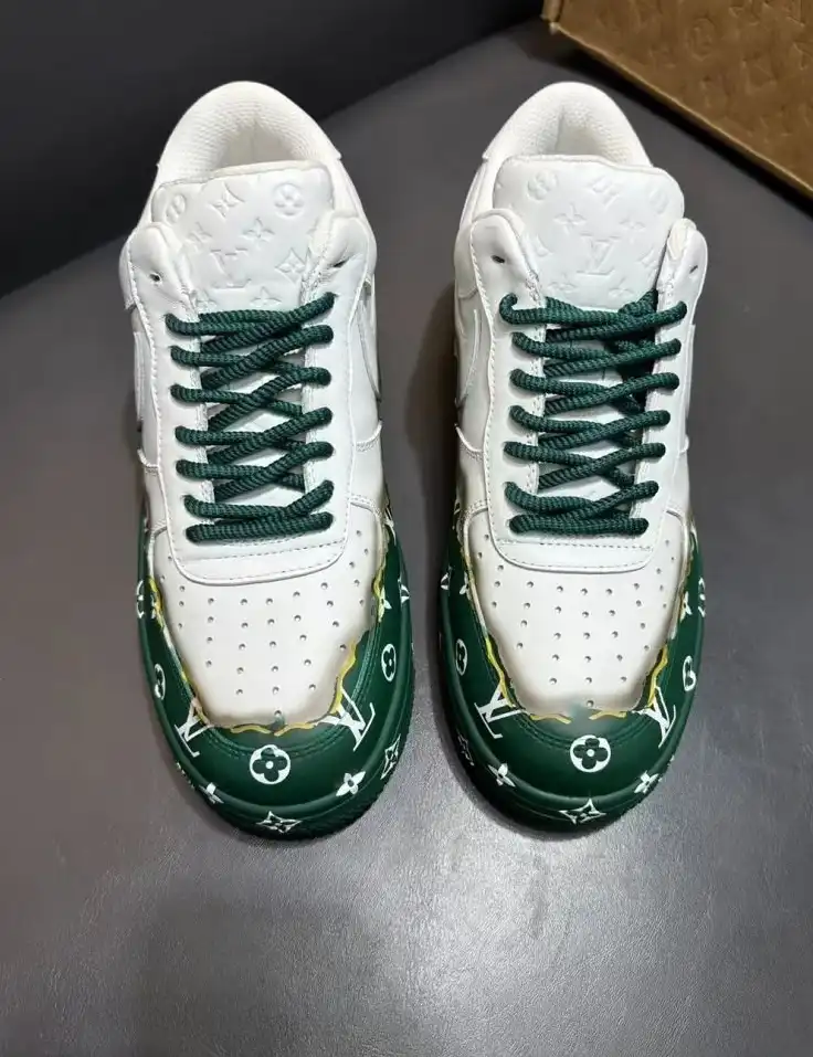 hype Louis Vuitton Sneakers