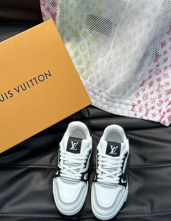 hype Louis Vuitton Sneakers