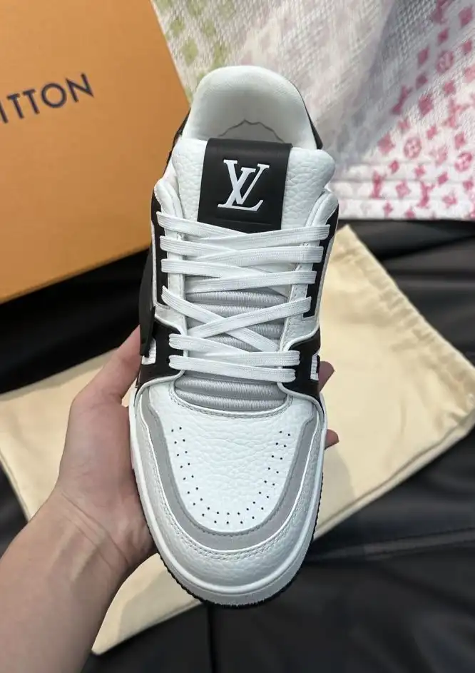 hype Louis Vuitton Sneakers