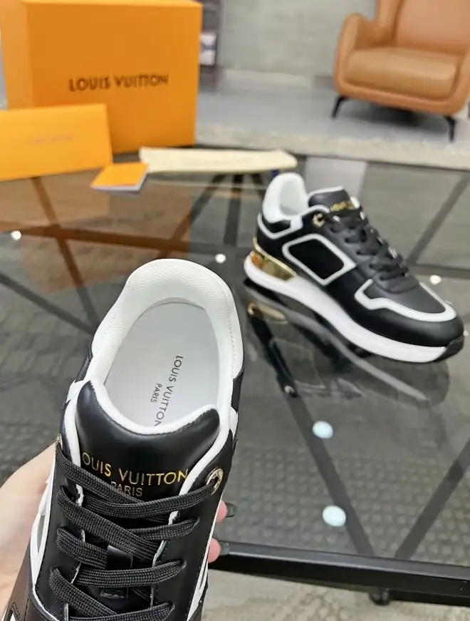 hype Louis Vuitton Sneakers