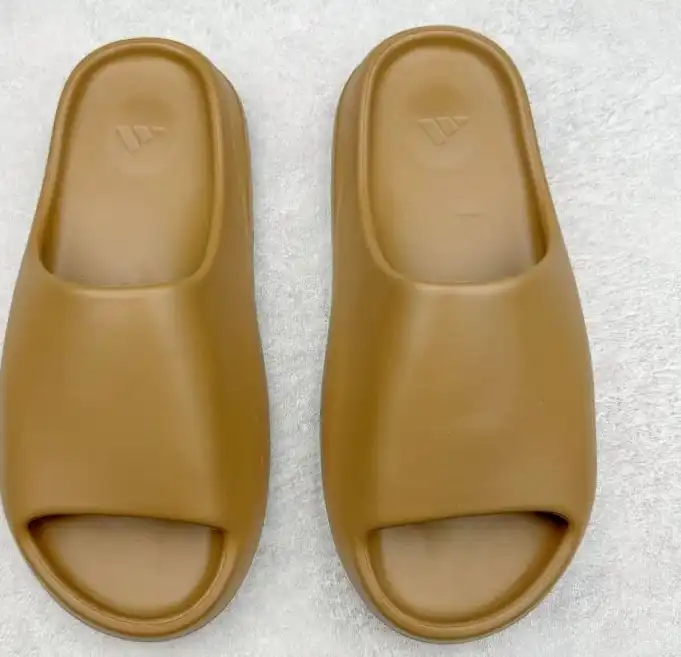 hype Adidas slippers