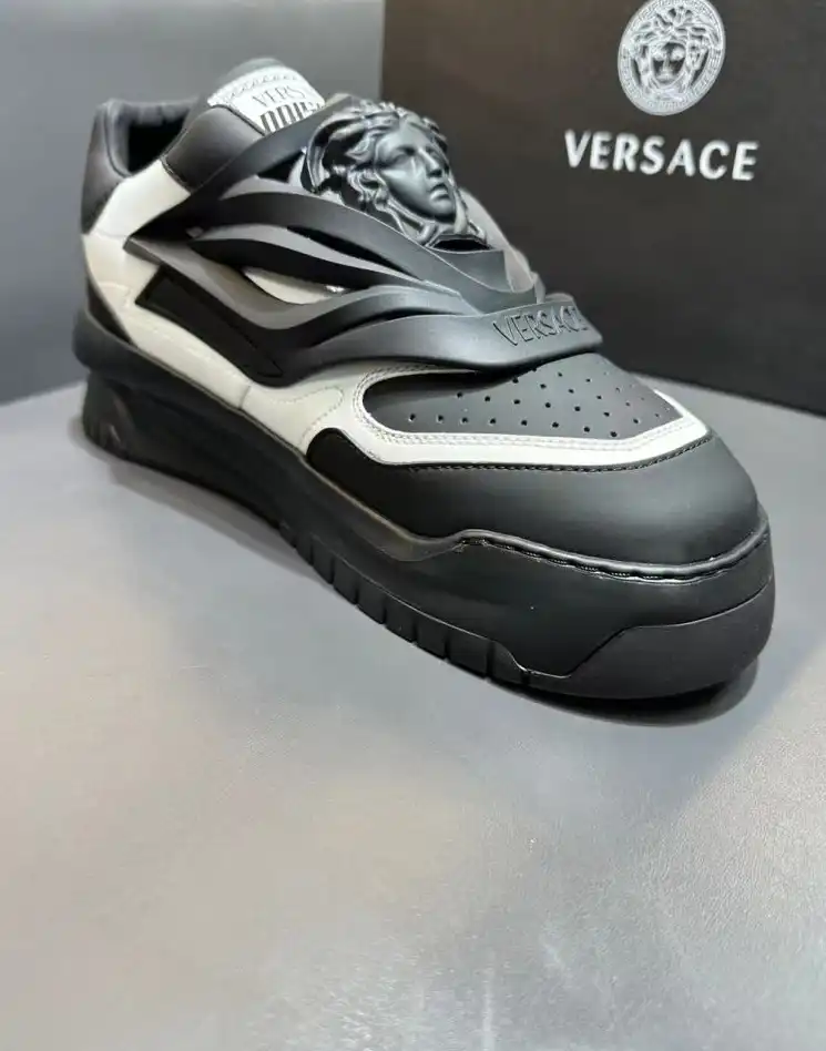 hype Givenchy Sneakers