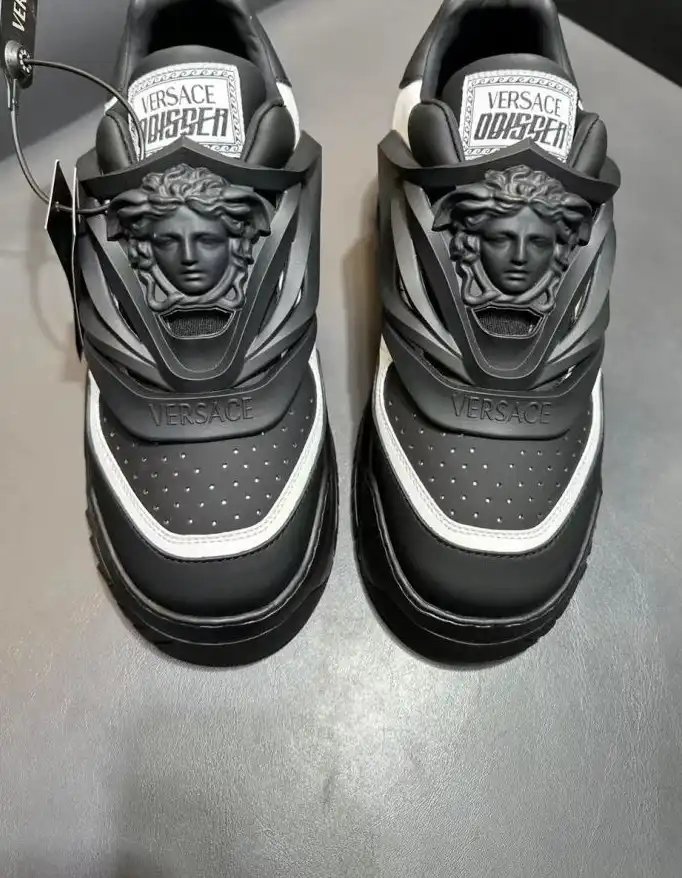 hype Givenchy Sneakers