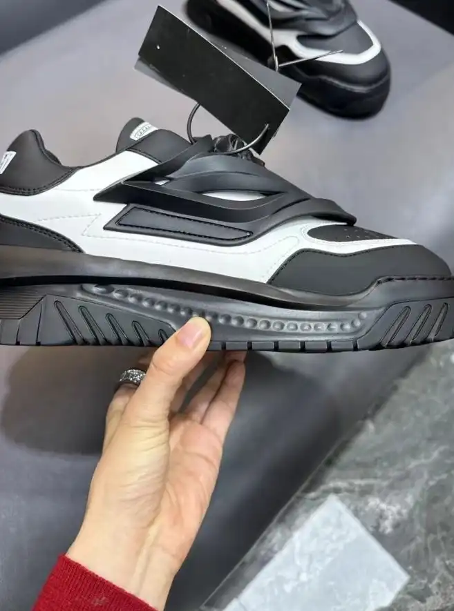 hype Givenchy Sneakers