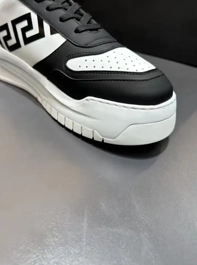 hype Givenchy Sneakers