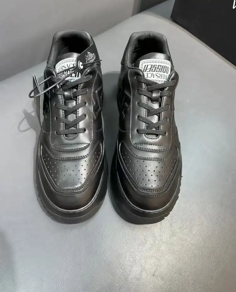 hype Givenchy Sneakers