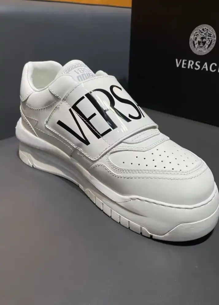 hype Givenchy Sneakers