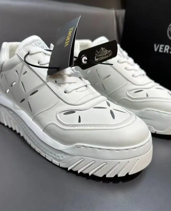 hype Givenchy Sneakers