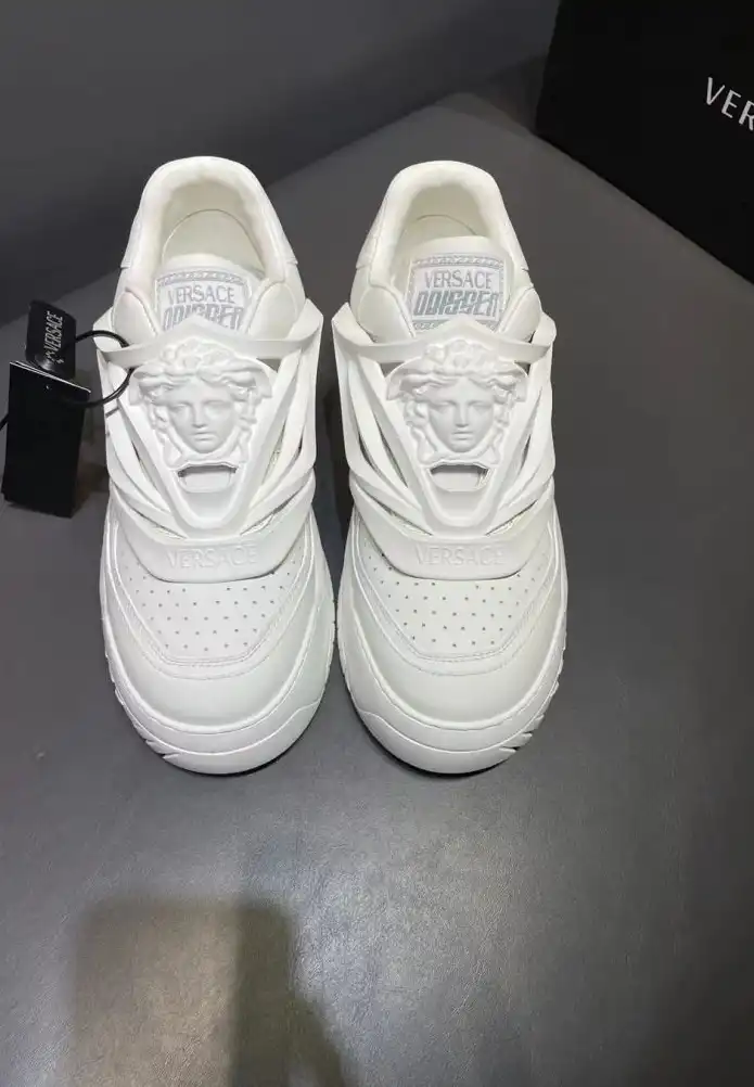 hype Givenchy Sneakers