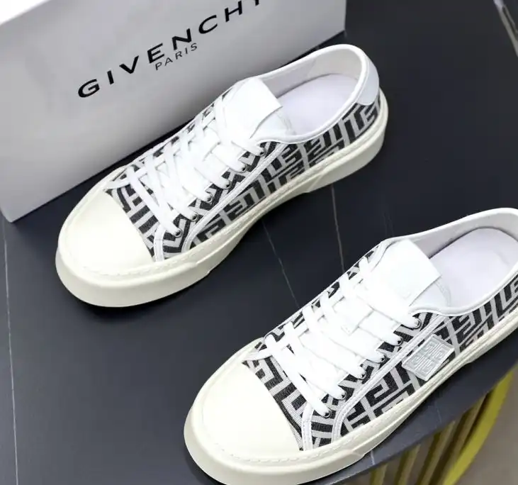 hype Givenchy Sneakers