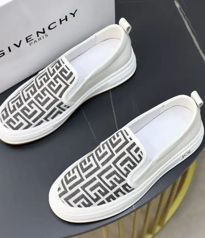 hype Givenchy Sneakers