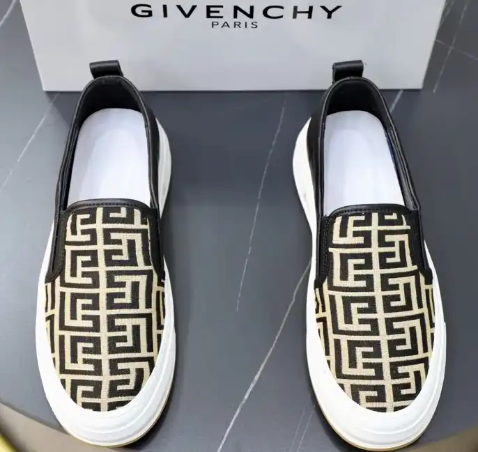 hype Givenchy Sneakers