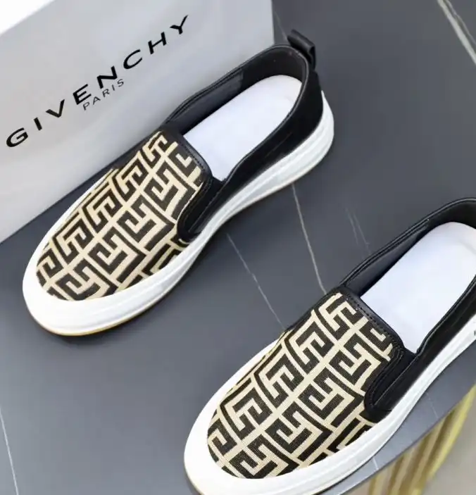 hype Givenchy Sneakers