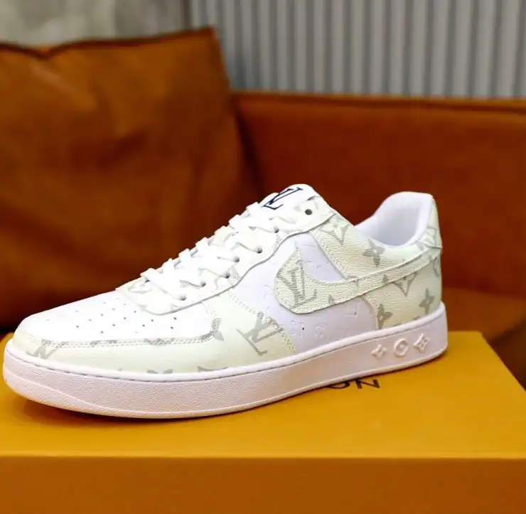 hype Louis Vuitton Sneakers