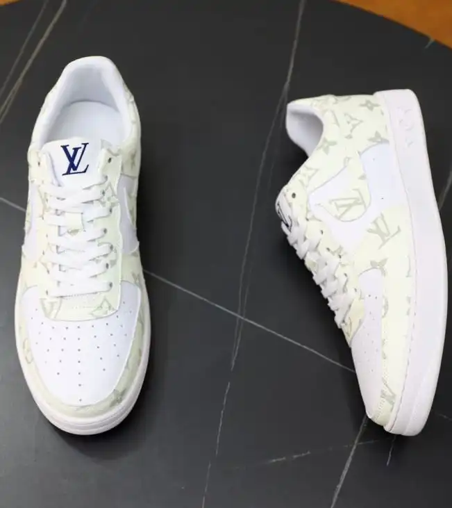 hype Louis Vuitton Sneakers