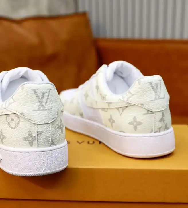 hype Louis Vuitton Sneakers