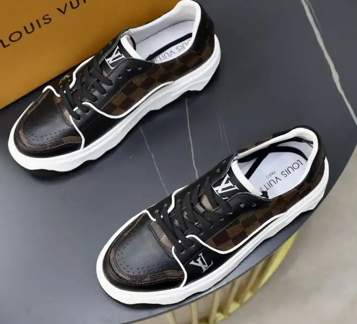 hype Louis Vuitton Sneakers