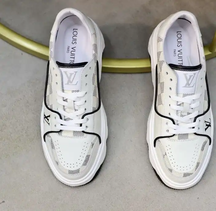 hype Louis Vuitton Sneakers