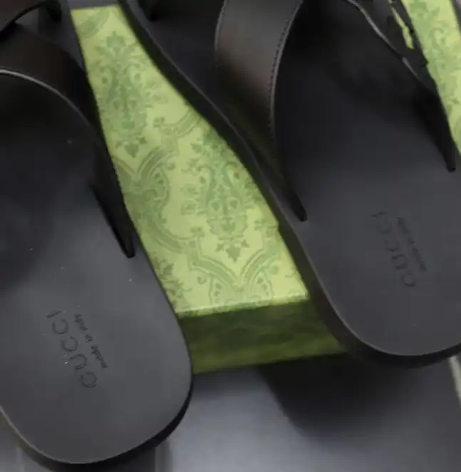 hype Gucci Slippers