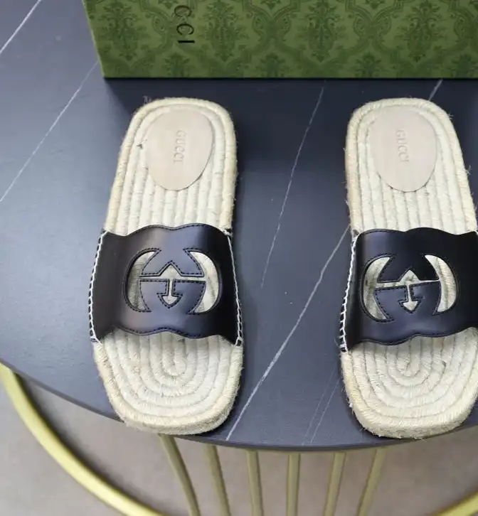 hype Gucci Slippers