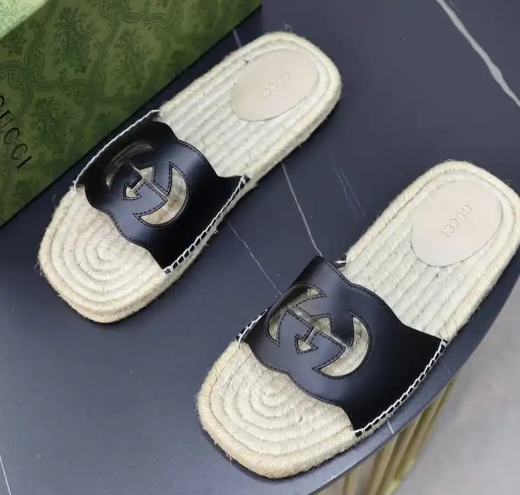 hype Gucci Slippers