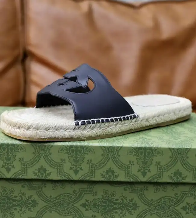 hype Gucci Slippers