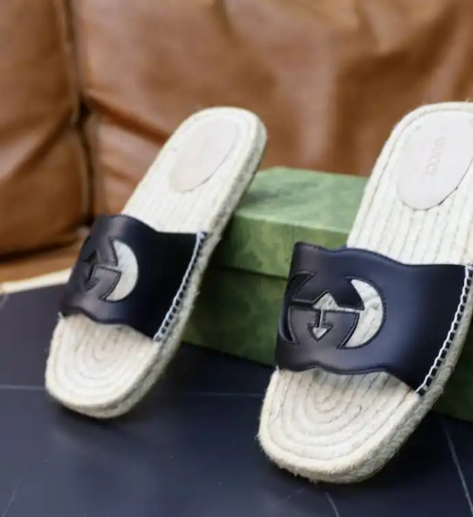 hype Gucci Slippers