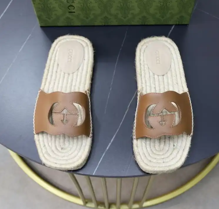 hype Gucci Slippers