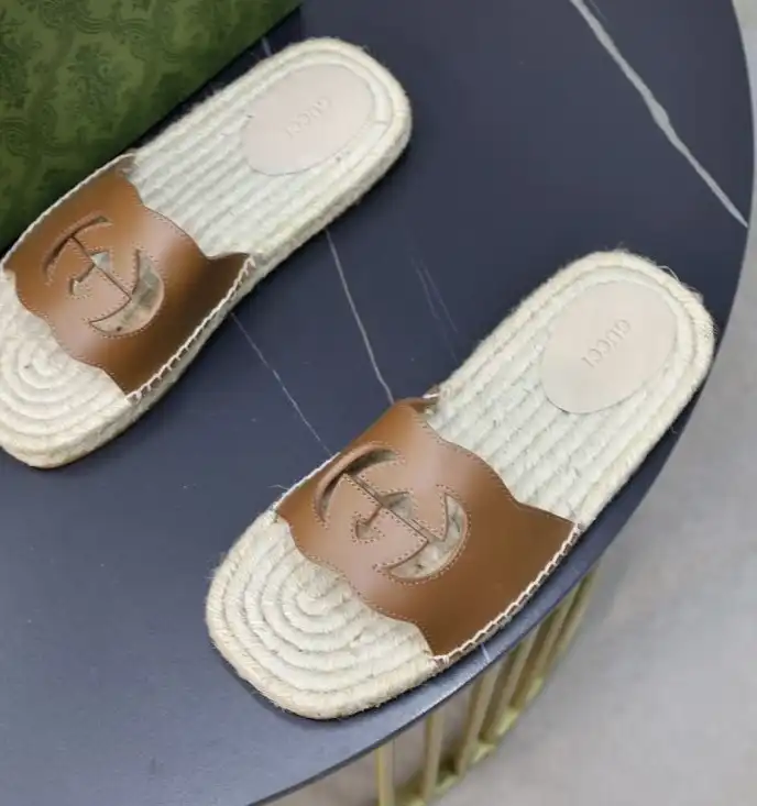 hype Gucci Slippers