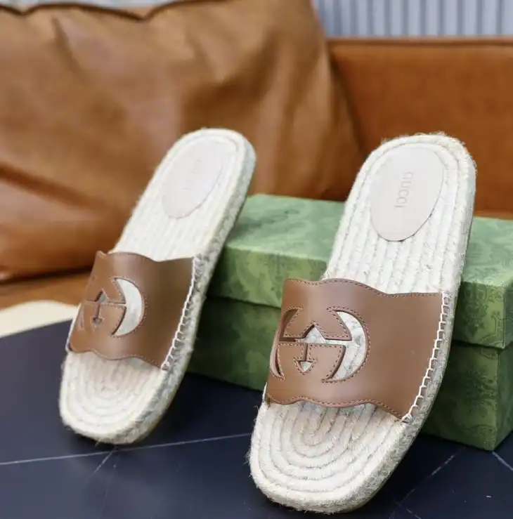 hype Gucci Slippers